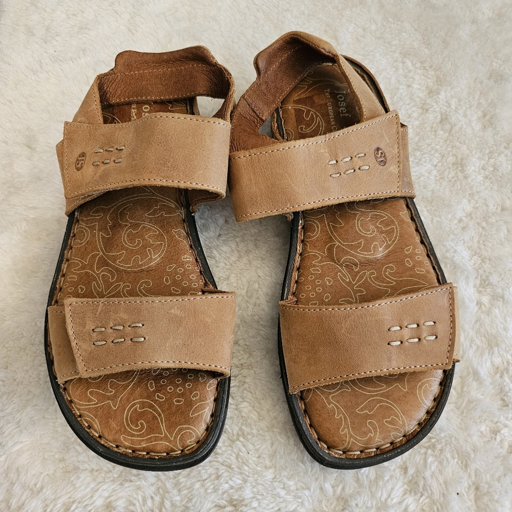 NWOT - Josef Seibel Comfort Debra Sandals